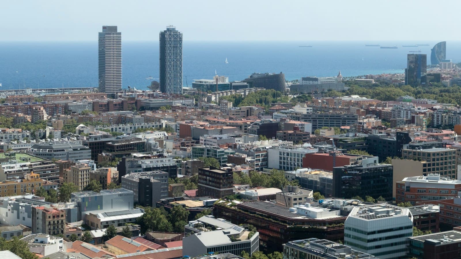 Investissements à l'étranger : faut-il les déclarer en France quand on vit en Espagne ?